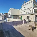 Henri Camille -Pompadour - Studio City Center - 8 Min Palais